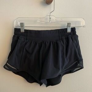 Lululemon Hotty Hot 2 in shorts, black size 6